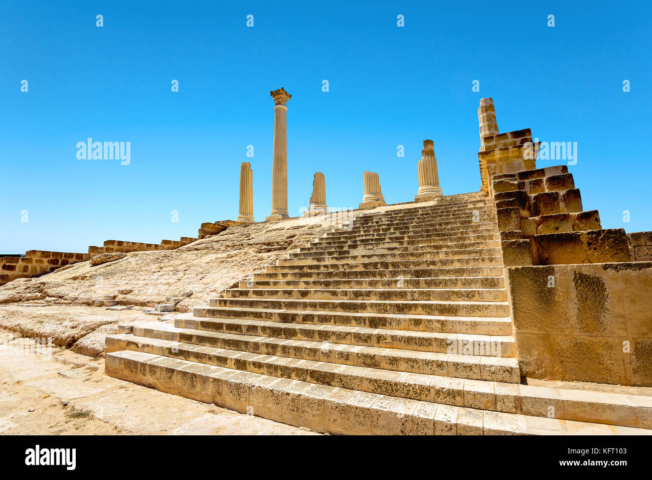 Sito archeologico di antiche rovine nella città romana uthina (oudhna). Tunisia Africa del nord Foto Stock