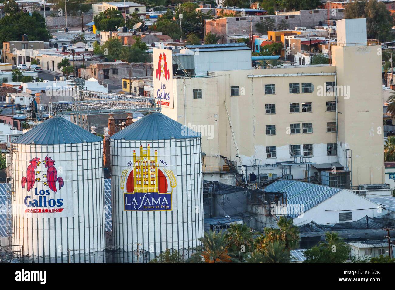 Atardecer sobre la ciudad de Hermosillo, unà de las mas calurosas de Mexico. * © Foto:LuisGutierrez/NortePhoto.com Foto Stock