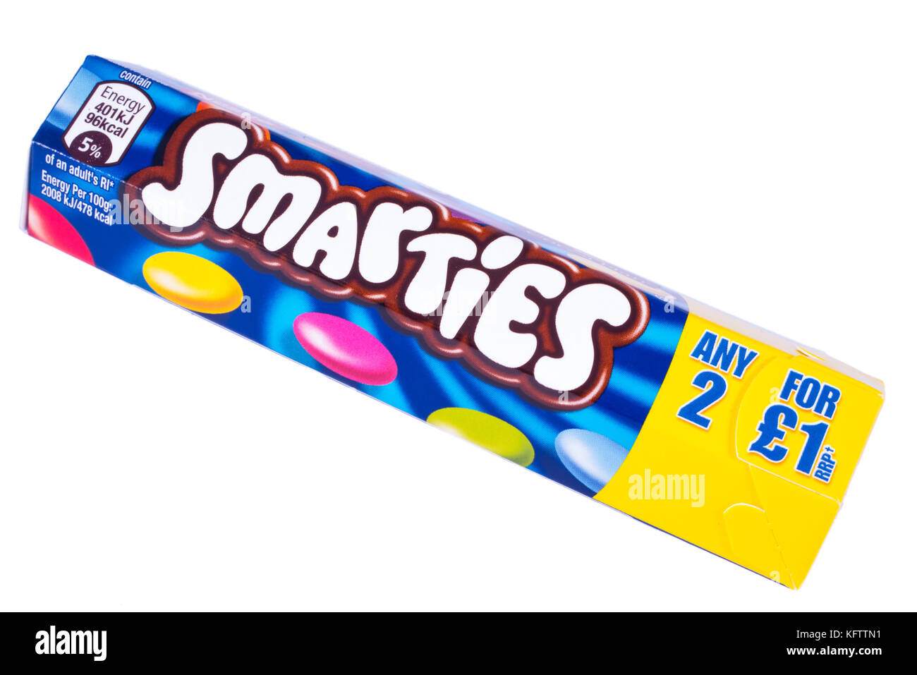 London, Regno Unito - 10 ottobre 2017: un studio shot di un tubetto di Smarties su sfondo bianco, marufactured dalla nestle azienda sul decimo mese di ottobre Foto Stock