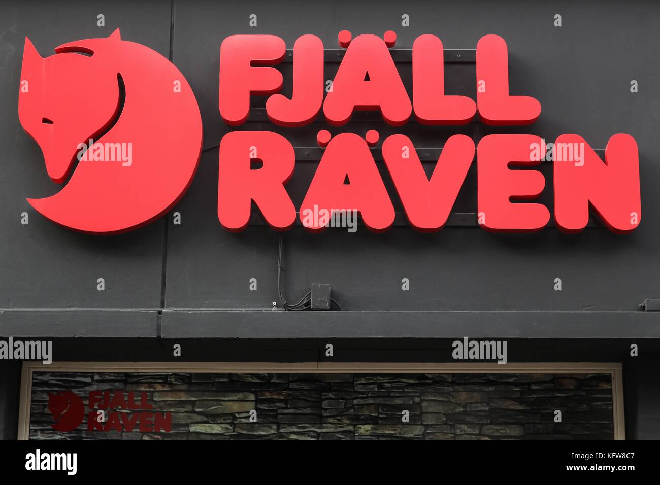 Aarhus, Danimarca - 4 aprile 2017: fjallraven logo su una parete. fjallraven è una società svedese specializzata in apparecchiature per uso esterno Foto Stock