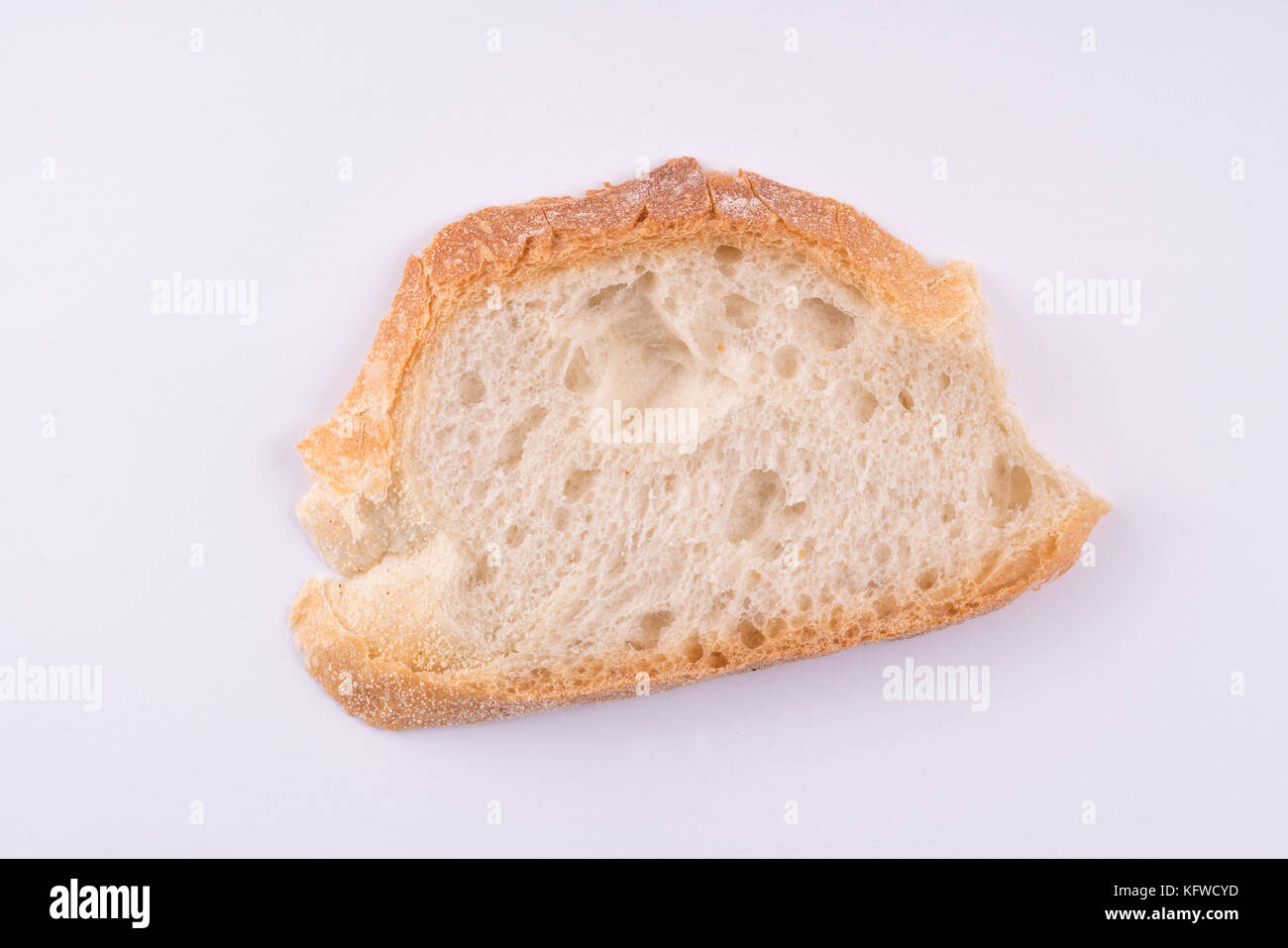 Pane su un tavolo bianco Foto Stock
