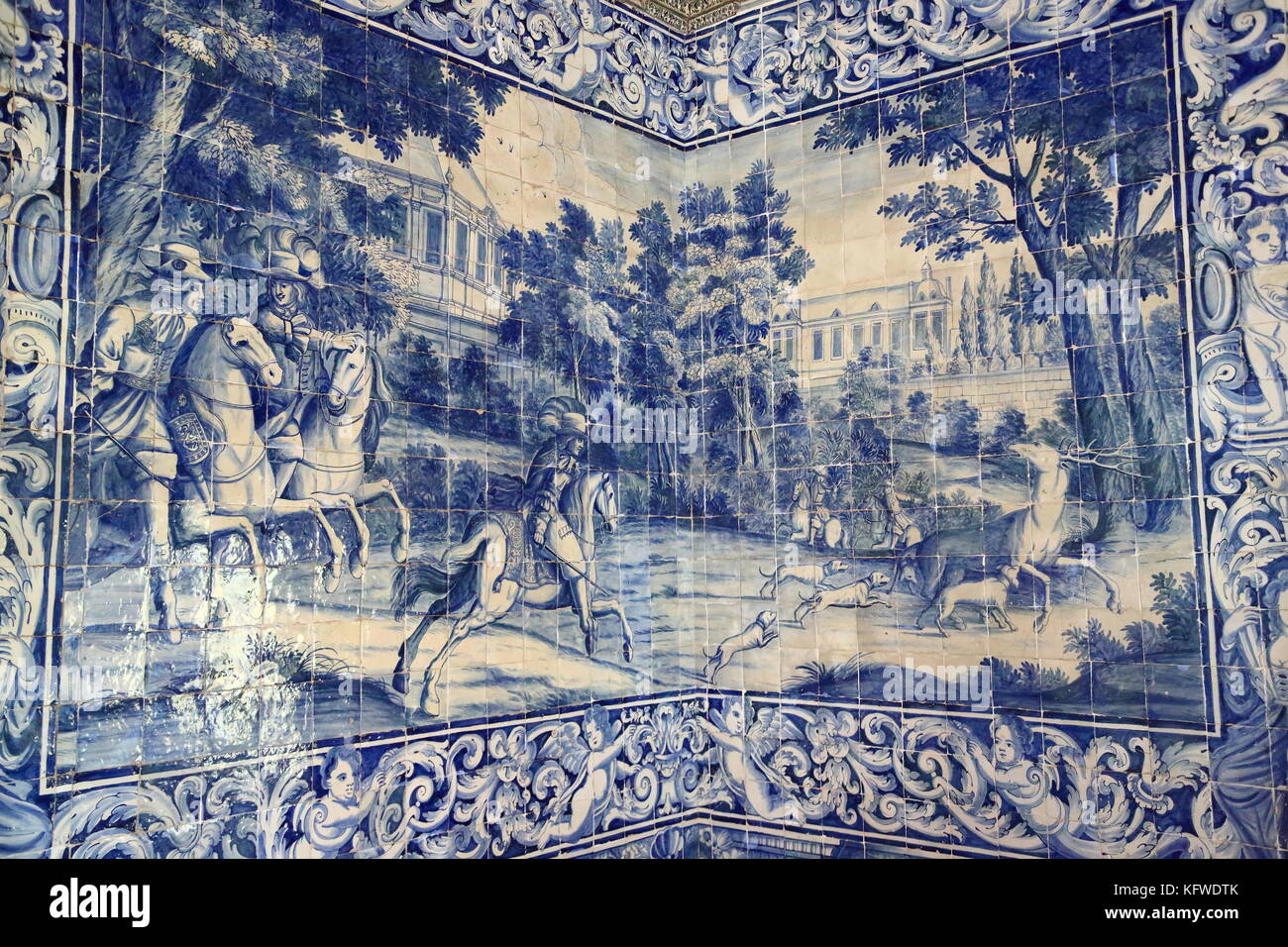 Azulejos fresco all'interno del Palazzo Nazionale di Sintra, Patrimonio dell'Umanità dell'UNESCO, Portogallo Foto Stock
