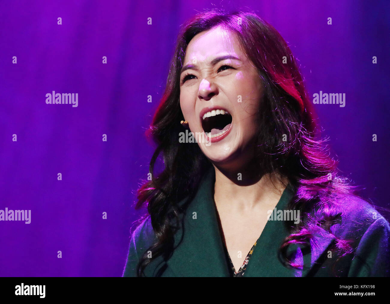 02nov, 2017. s. L'attrice coreana park hye-na sud attrice coreana park hye- na, che stelle nel nuovo musical "emories di matsuko,' esegue durante un  evento di pubblicità a Seul il nov. 1, 2017.