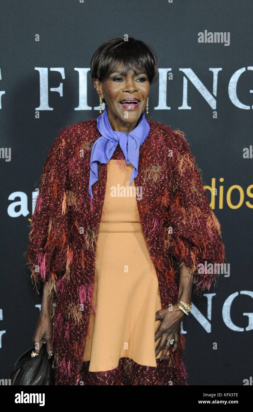 Los Angeles, CA, Stati Uniti d'America. 1 nov, 2017. cicely tyson presso gli arrivi per ultima bandiera premiere, Directors Guild of America (DGA) teatro, los angeles, ca 1 novembre 2017. Credito: dee cercone/everett raccolta/alamy live news Foto Stock