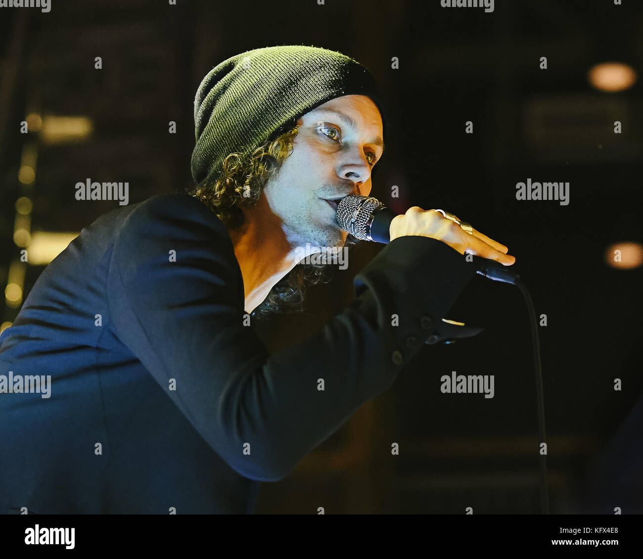 Anaheim, CA, Stati Uniti d'America. 27 ott 2017. ville valo con lui dalla Finlandia esegue per un sold out della folla per il loro tour finale alla House of Blues di Anaheim ca. Nel mese di ottobre 26th, 2017 credit: Dave safley/zuma filo/alamy live news Foto Stock