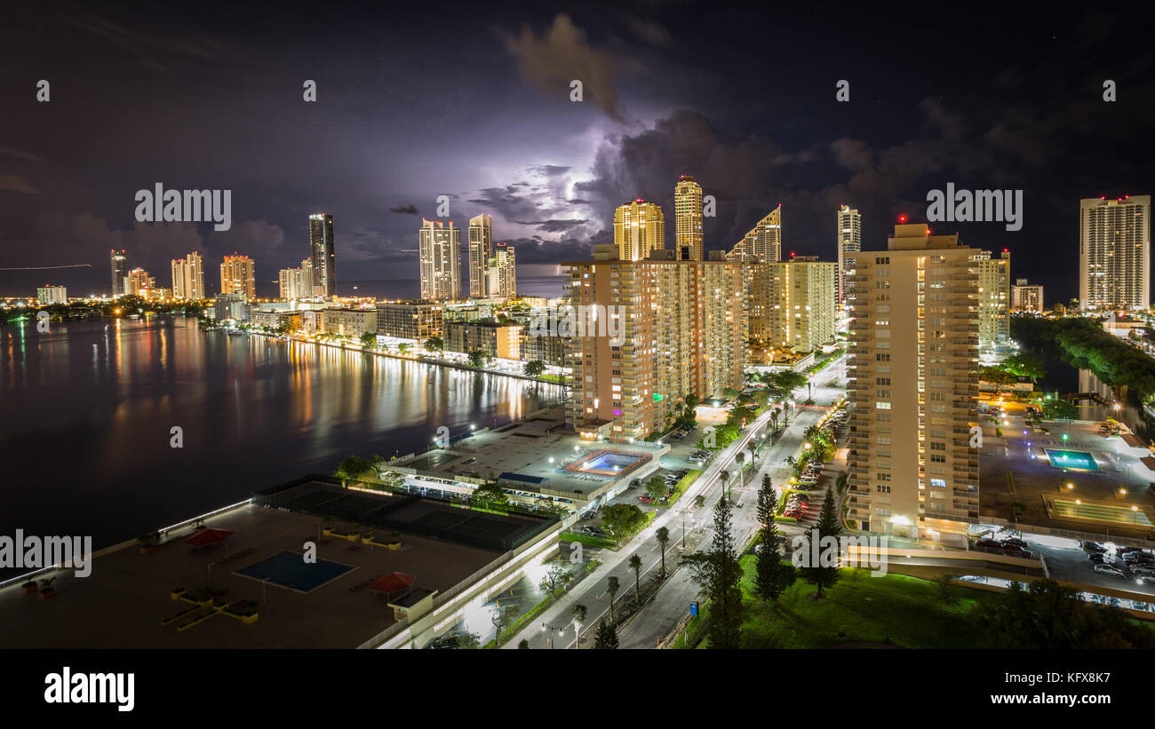 La vita notturna di Miami, vista città Foto Stock