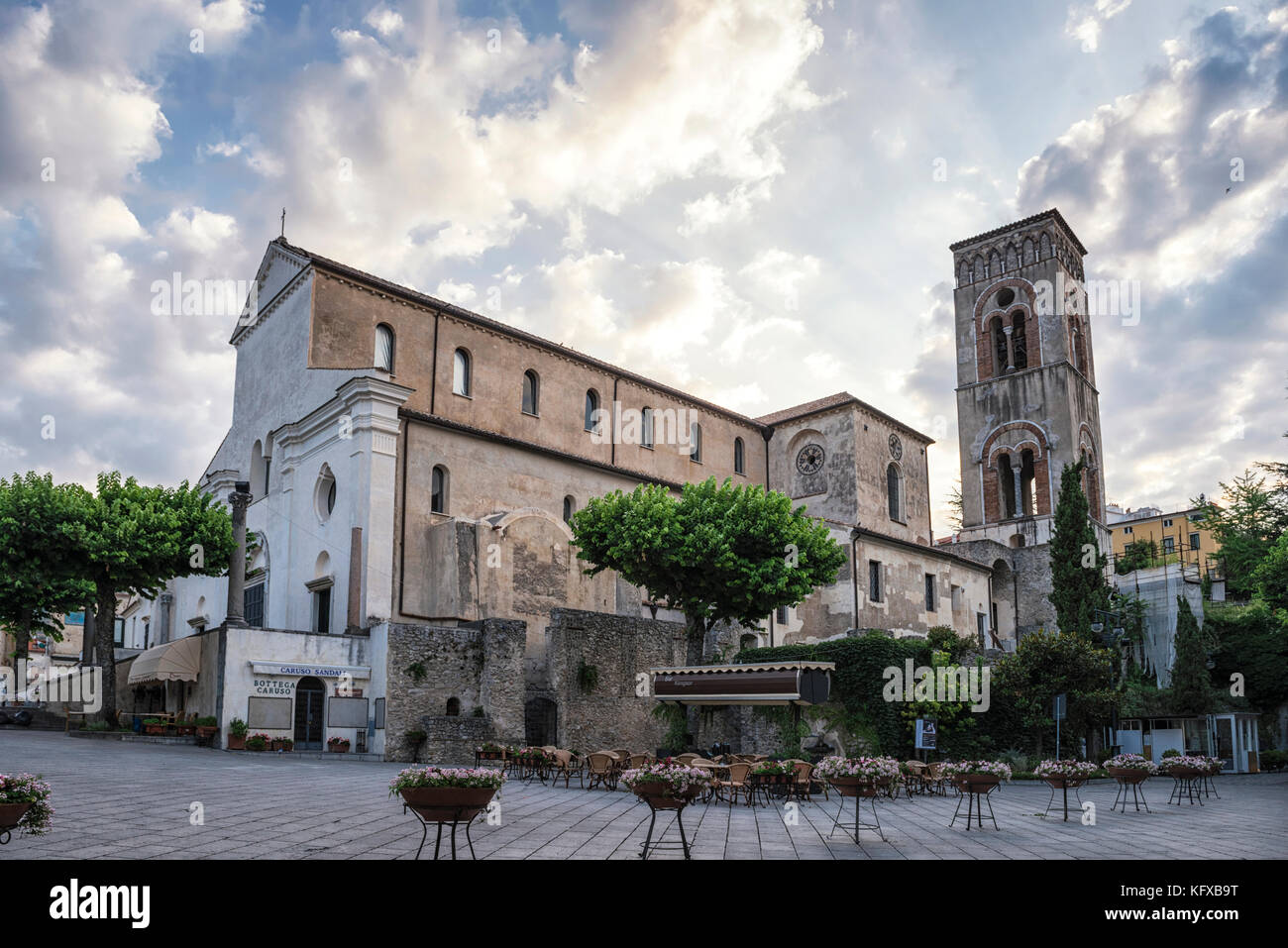 Il pittoresco e XI secolo la chiesa di Ravello Foto Stock