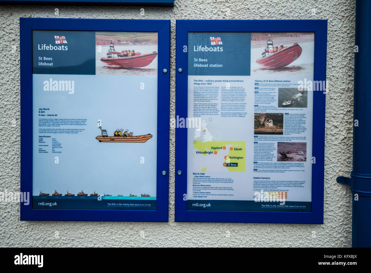 Scene costiere di St Bees Head. La stazione RNLI Lifeboat offre protezione vitale ai marittimi e ai turisti. La spiaggia era inquinata e aveva bisogno di essere pulita. Foto Stock