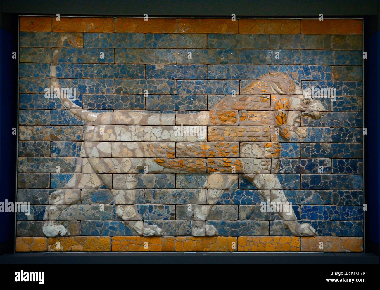 Muratura babilonese di un leone del vi secolo a.C. al British Museum, Londra, Regno Unito Foto Stock
