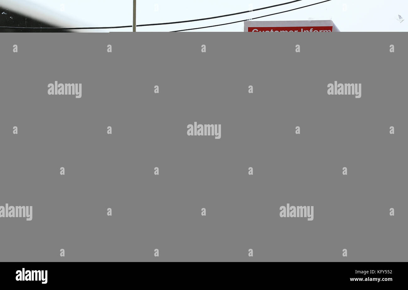 Un avviso che informa i clienti di un'azione industriale alla stazione di Heuston, Dublino, durante uno sciopero di un giorno da parte dei macchinisti della Irish Rail sulla retribuzione e sulle condizioni. Foto Stock