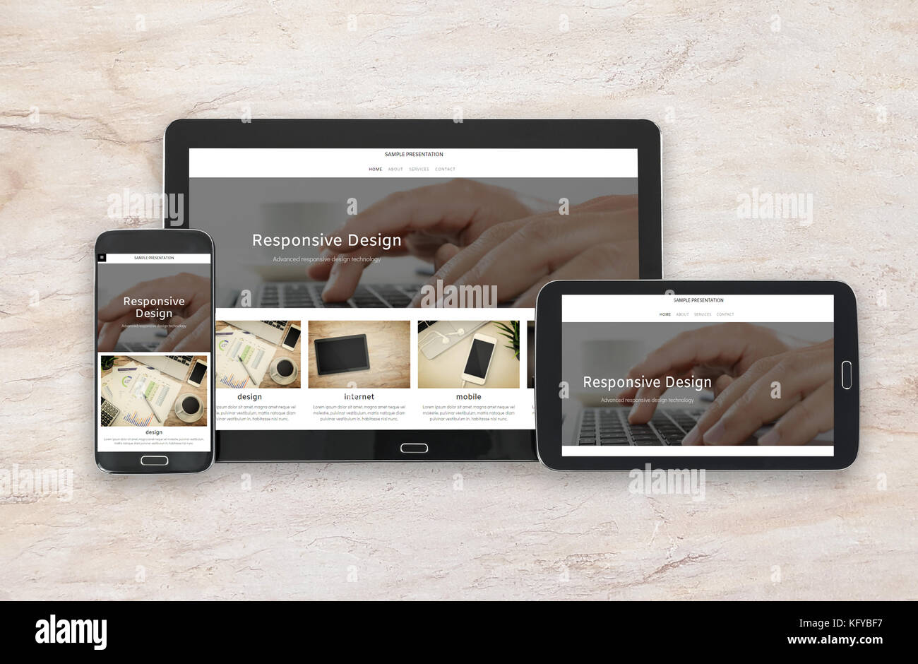 Concetto di immagine del dispositivo di più per la tecnologia sensibile design presentazione - digital tablet e smartphone in vari orientamento su un marmo backgro Foto Stock