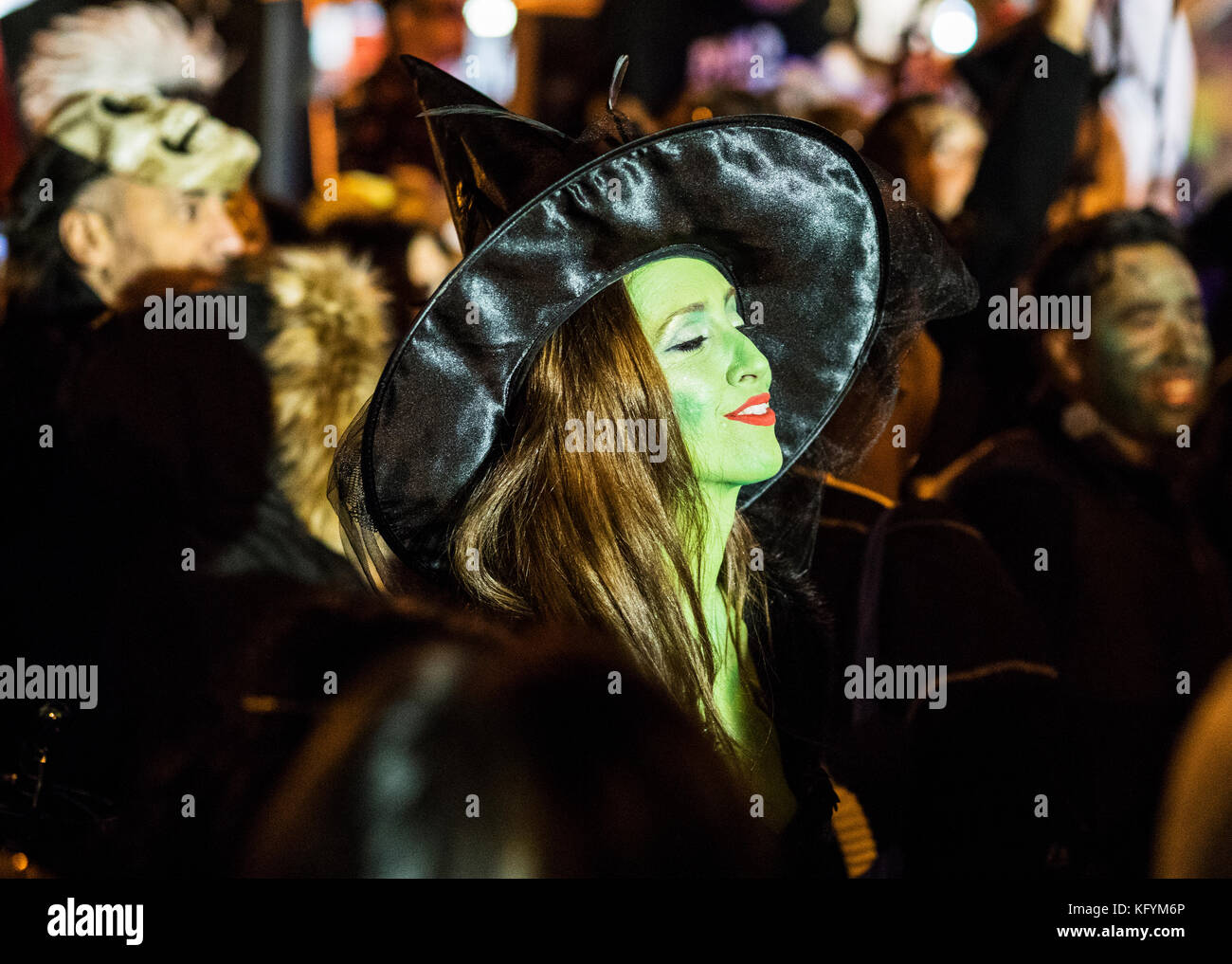 New York villaggio annuale Halloween Parade 2017 sulla 6th Avenue Foto Stock