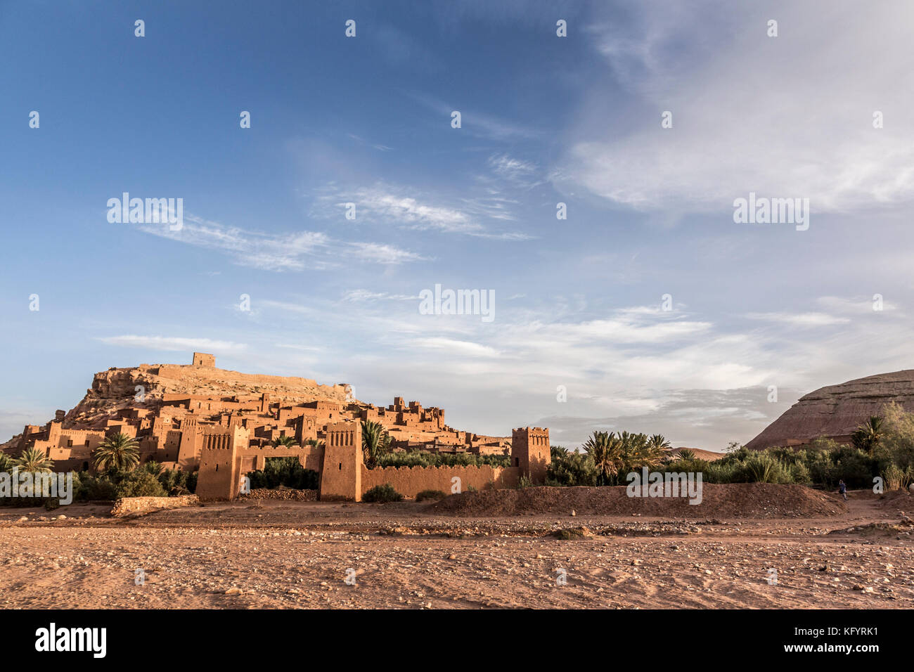 Ait-ben-Haddou, Marocco, 17 ottobre, 2017: ait-ben-haddou è un fortificato, pre-sahariana insediamento tradizionale di abitazione tipo di architettura, ora su une Foto Stock