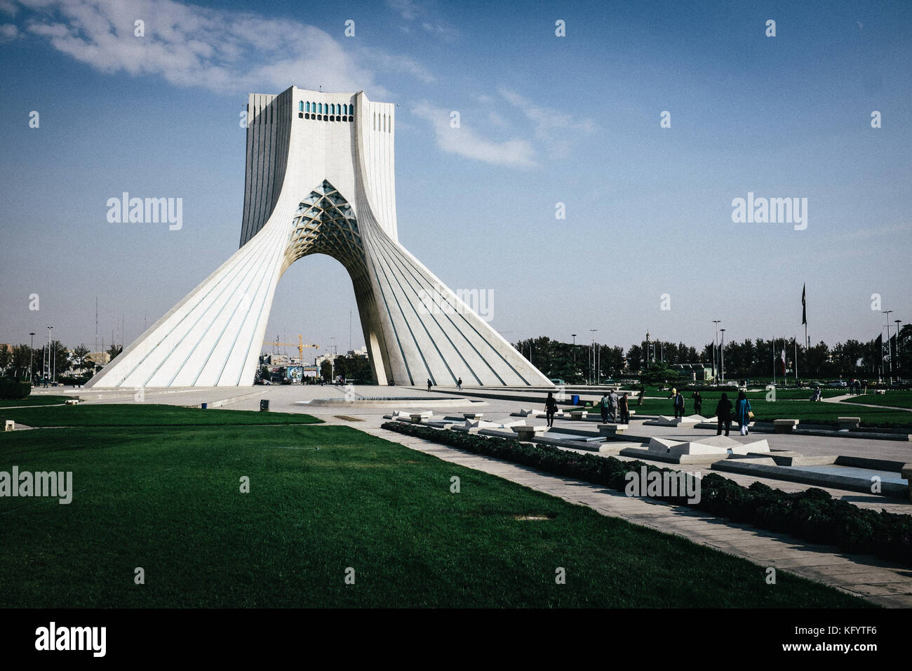 Teheran, Iran - 30 ottobre 2014. La Torre Azadi a Teheran City. La Torre è conosciuta anche come la Freedom o Liberty Tower. Foto Stock
