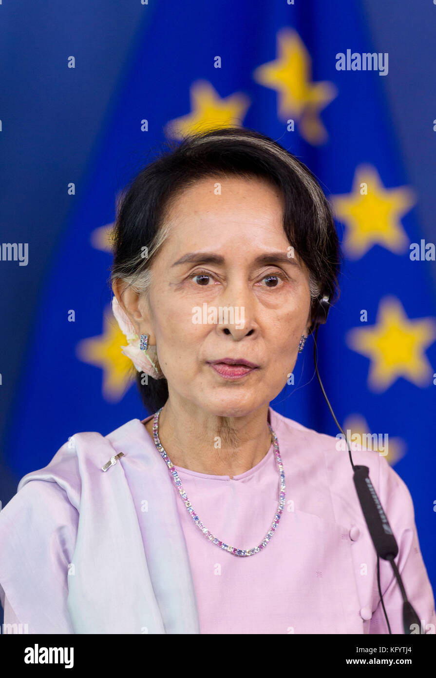 Il Belgio, Bruxelles, su 2017 05 02: Aung San Suu Kyi, Ministro degli esteri birmano, Premio Nobel per la Pace 1991, visita ufficiale per l'Unione europea Foto Stock