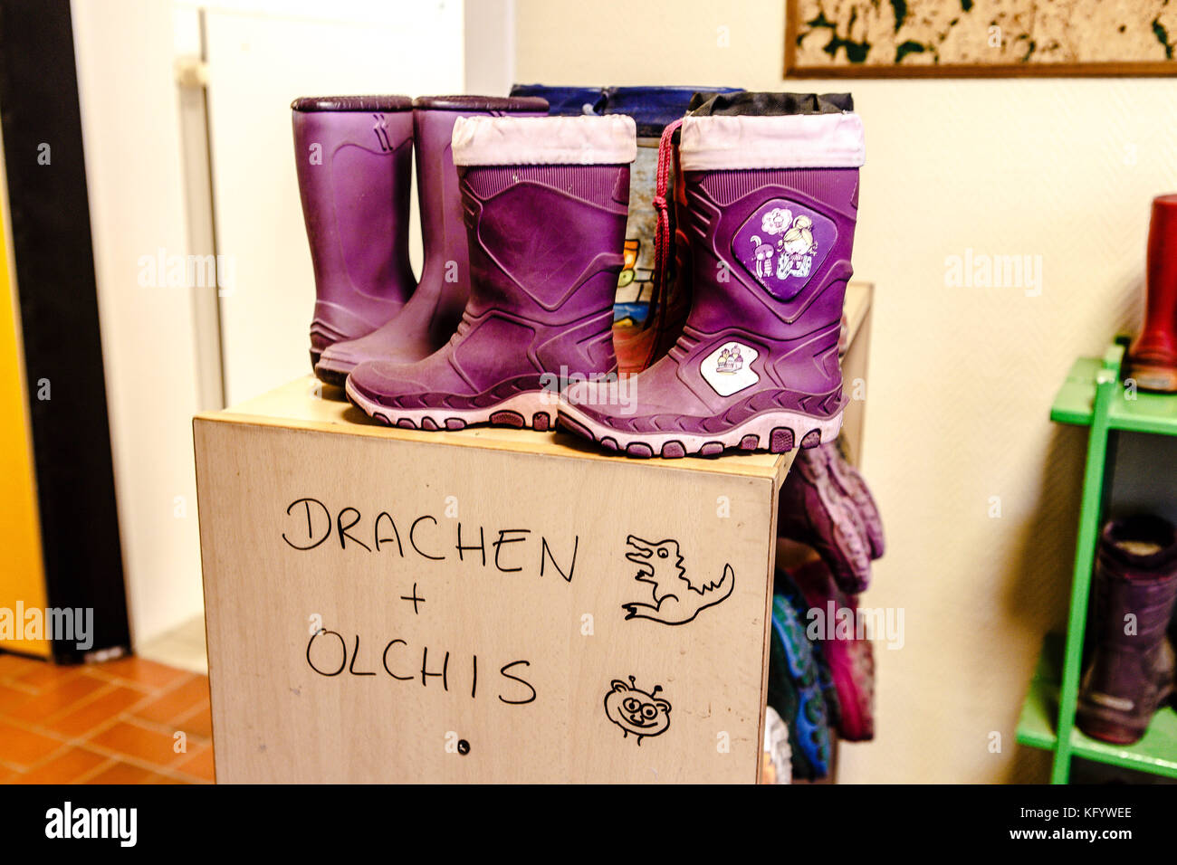 Stivali di gomma per bambini Foto Stock