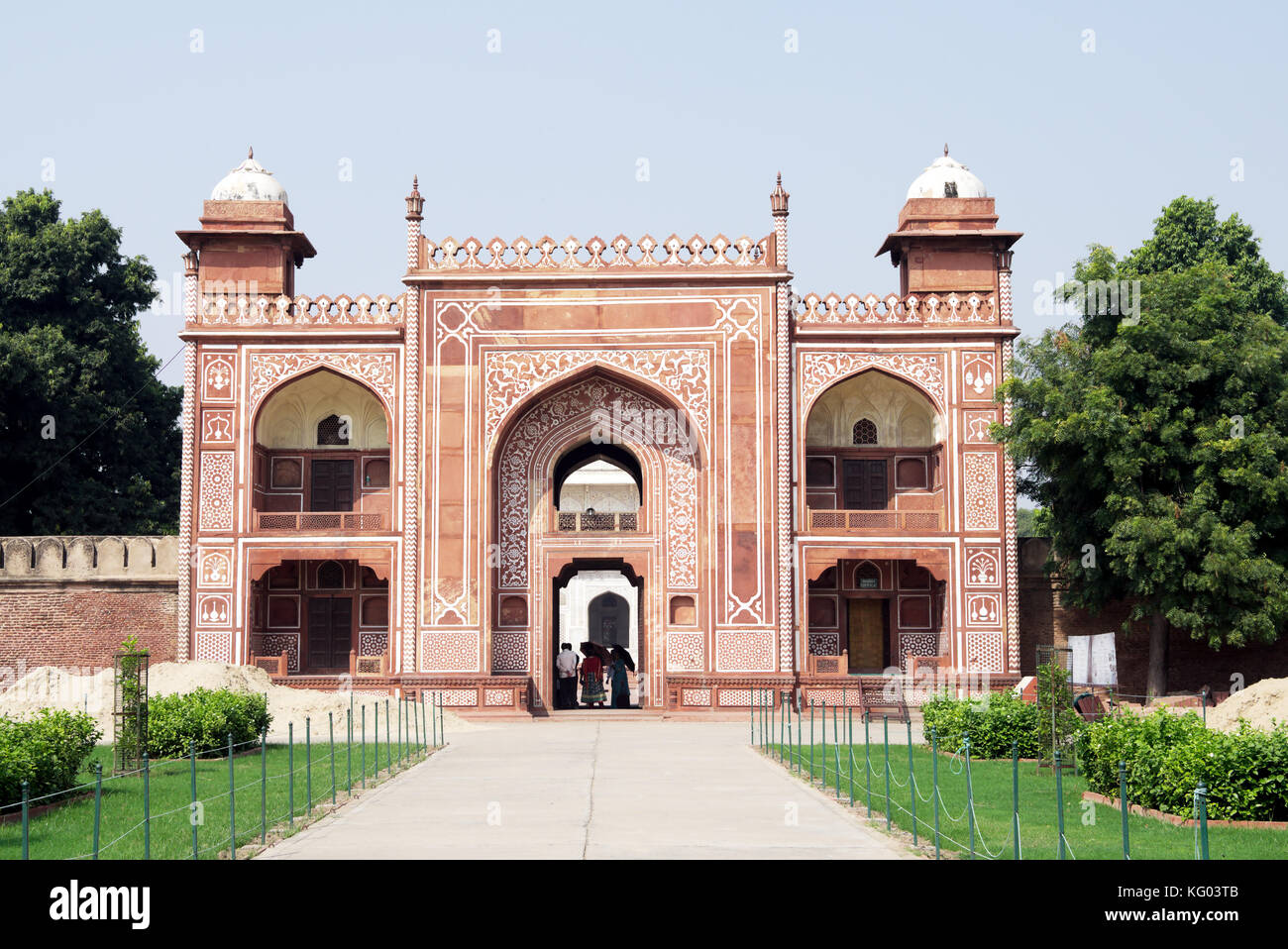 Gateway per la tomba di Itimad-ud-Daulah in Agra Foto Stock