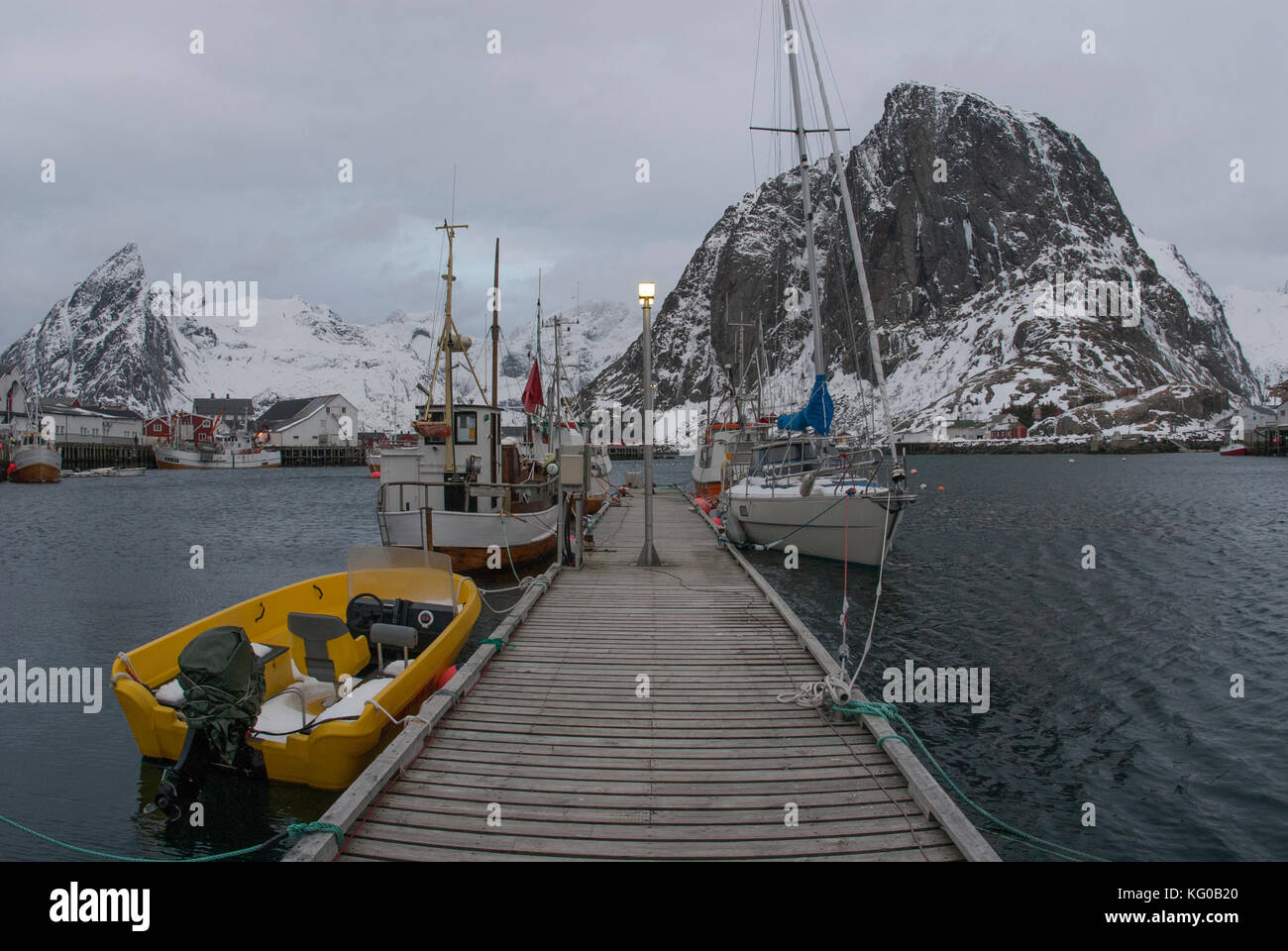 Hamnöya è un piccolo villaggio di pescatori sulla penisola di Lofoten, Norvegia Nordland Foto Stock