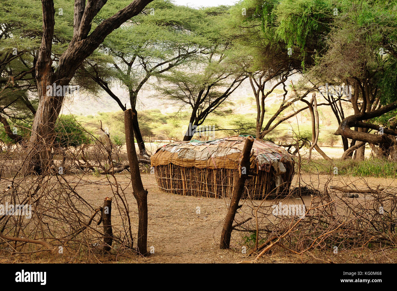 Tradizionale casa rotonda di persone dalla samburu tribù nel sud horr villaggio in Kenya Foto Stock