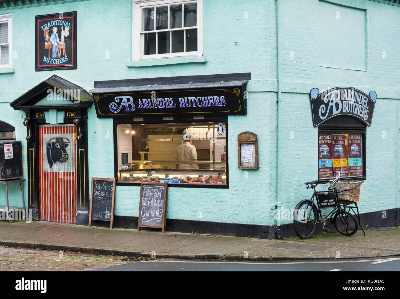 Arundel Butchers, un piccolo macellaio locale ad Arundel, West Sussex, Inghilterra, Regno Unito. Foto Stock