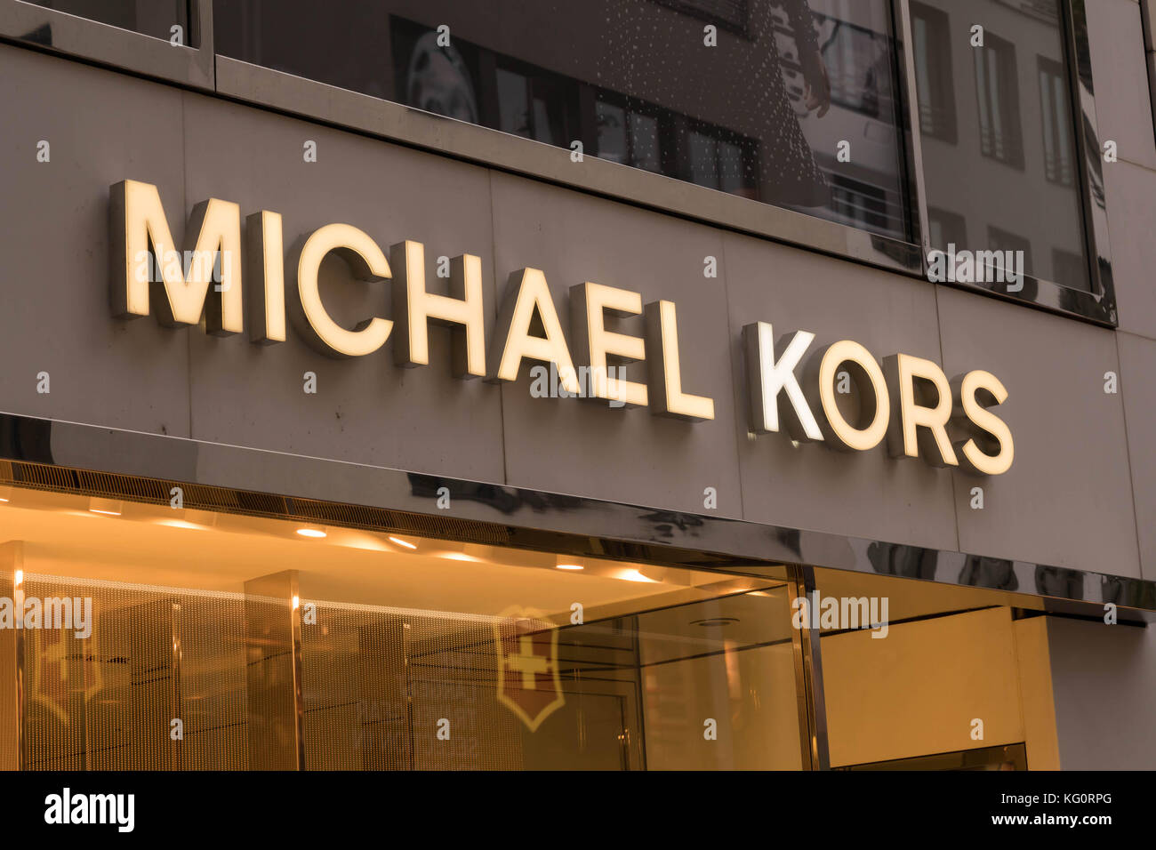 Colonia, Germania - 29 ottobre 2017: Michael Kors logo shop Foto Stock