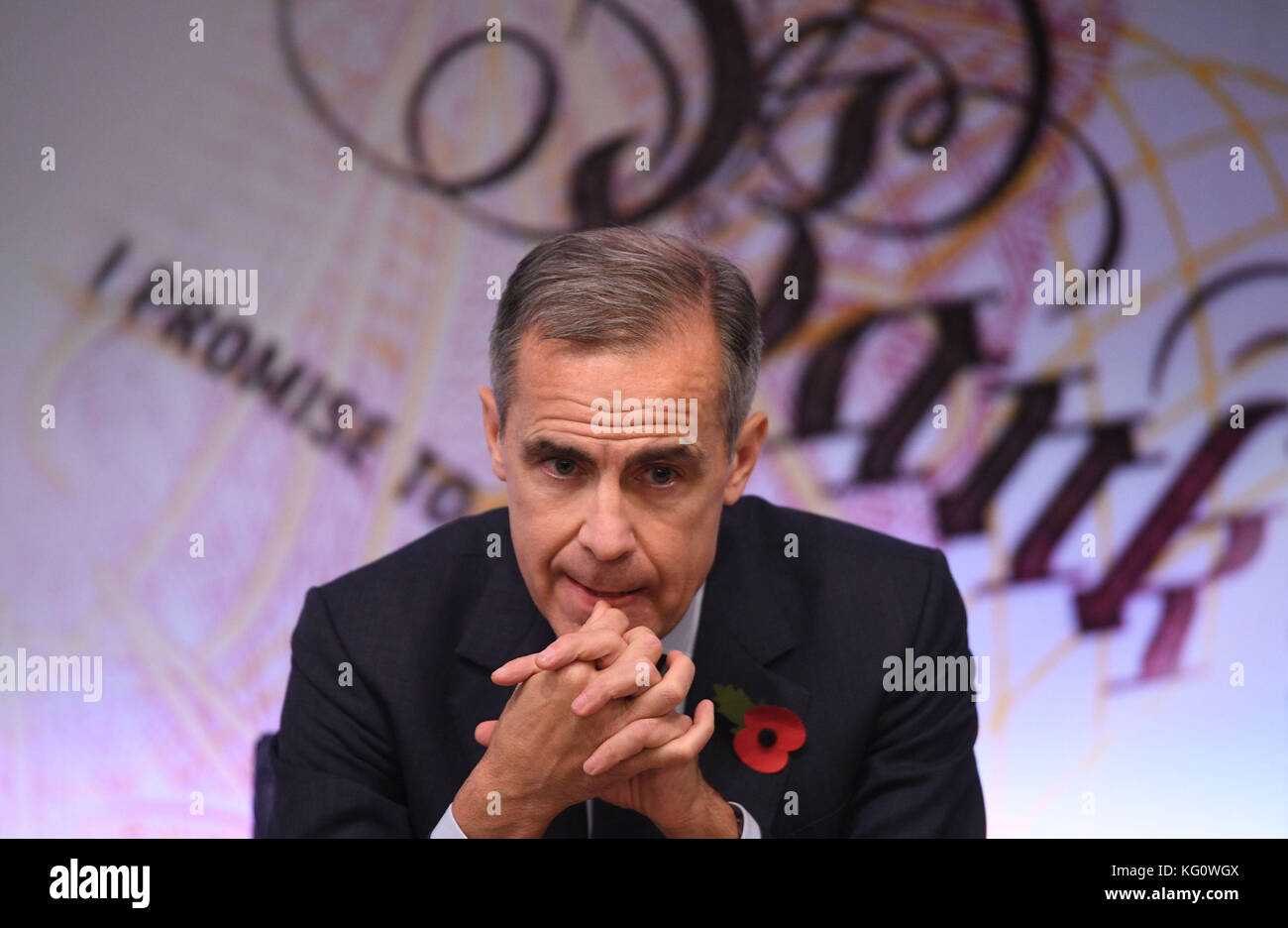 Il governatore della Banca d'Inghilterra Mark Carney durante l'annuncio del rapporto trimestrale sull'inflazione della Banca d'Inghilterra e la decisione sui tassi d'interesse, presso la Banca d'Inghilterra, nella città di Londra. Foto Stock
