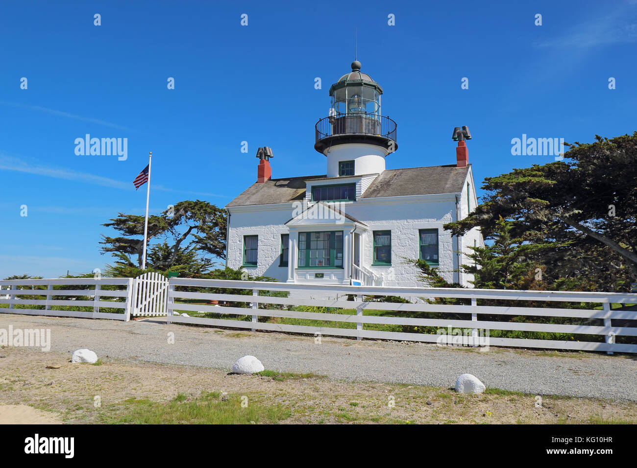 Punto pinos, la più antica opera continuamente faro sulla costa ovest, sulla baia di Monterey in Pacific Grove, California Foto Stock