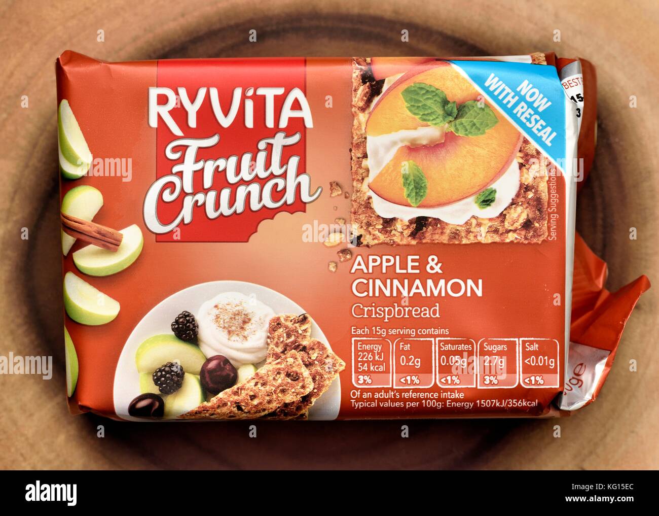 Ryvita crunch frutta mela e cannella fette biscottate Foto Stock