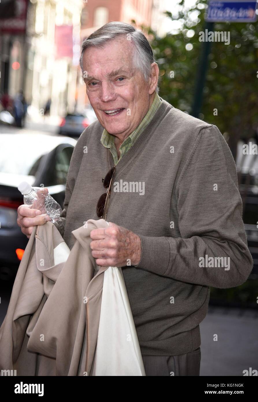 New york, ny, Stati Uniti d'America. 2° nov, 2017. peter Marshall, visto a aol build per promuovere il suo nuovo film di attendere per la risata fuori e circa per celebrità candids - gio, new york, ny Novembre 2, 2017. Credito: derek storm/everett raccolta/alamy live news Foto Stock