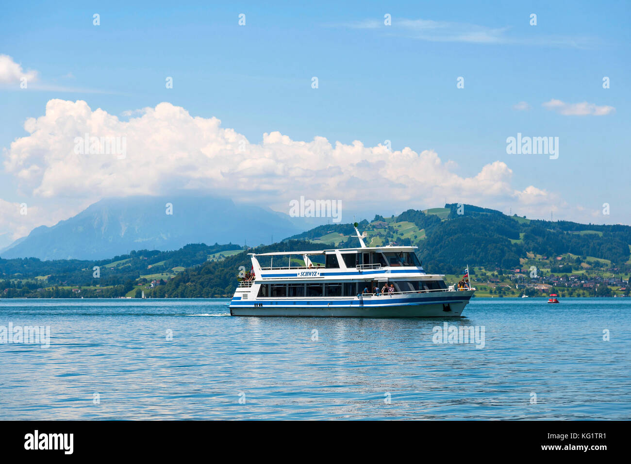 Zugo, Kanton Zug, Schweiz : Zuger vedere - Svitto - in Wolken gehülltes Pilatus-Massiv Foto Stock