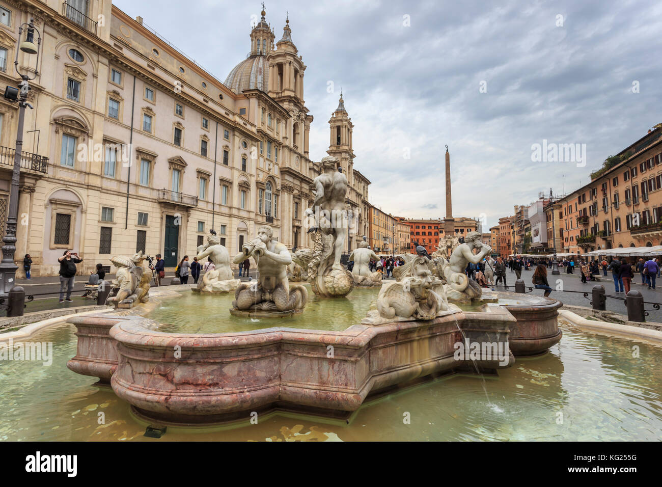 Fontana del Moro e Piazza Navona, Centro storico, Roma, sito patrimonio dell'umanità dell'UNESCO, Lazio, Italia, Europa Foto Stock
