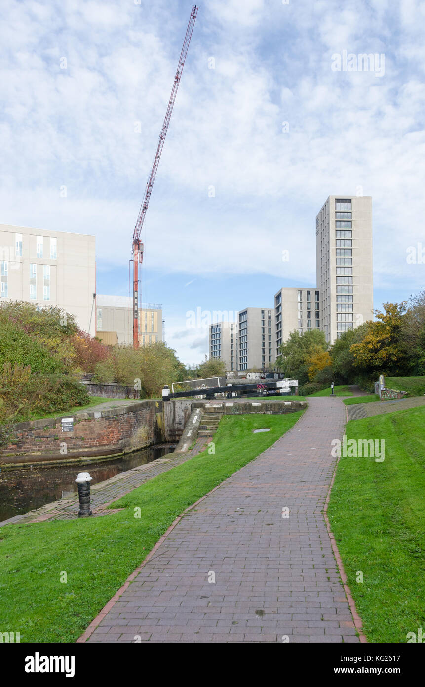 Banca Canale di Beagle Birmingham City University e alloggi per studenti edifici nell'area Eastside di Birmingham Foto Stock