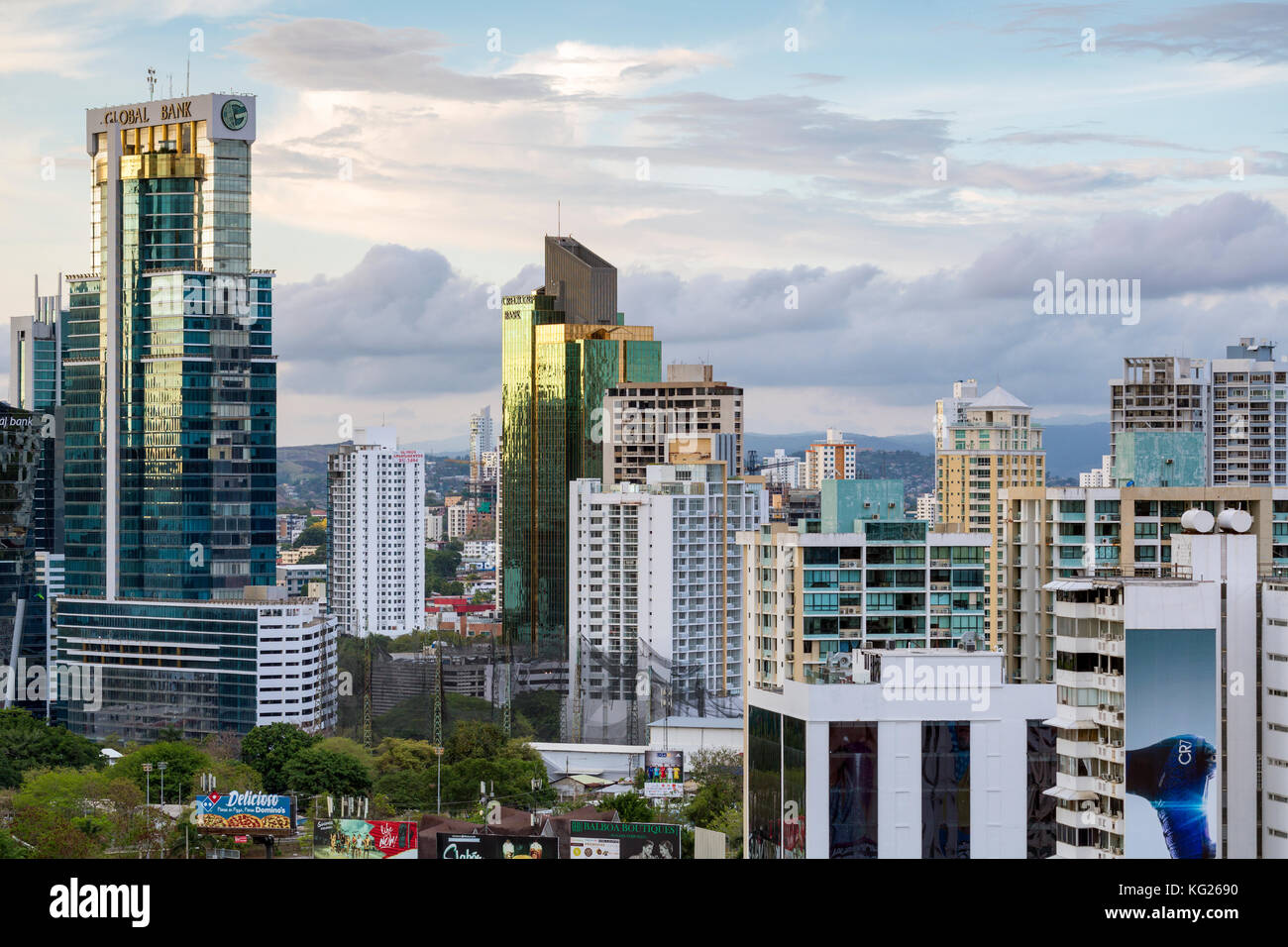 Lo skyline della citta', Panama City, Panama America centrale Foto Stock