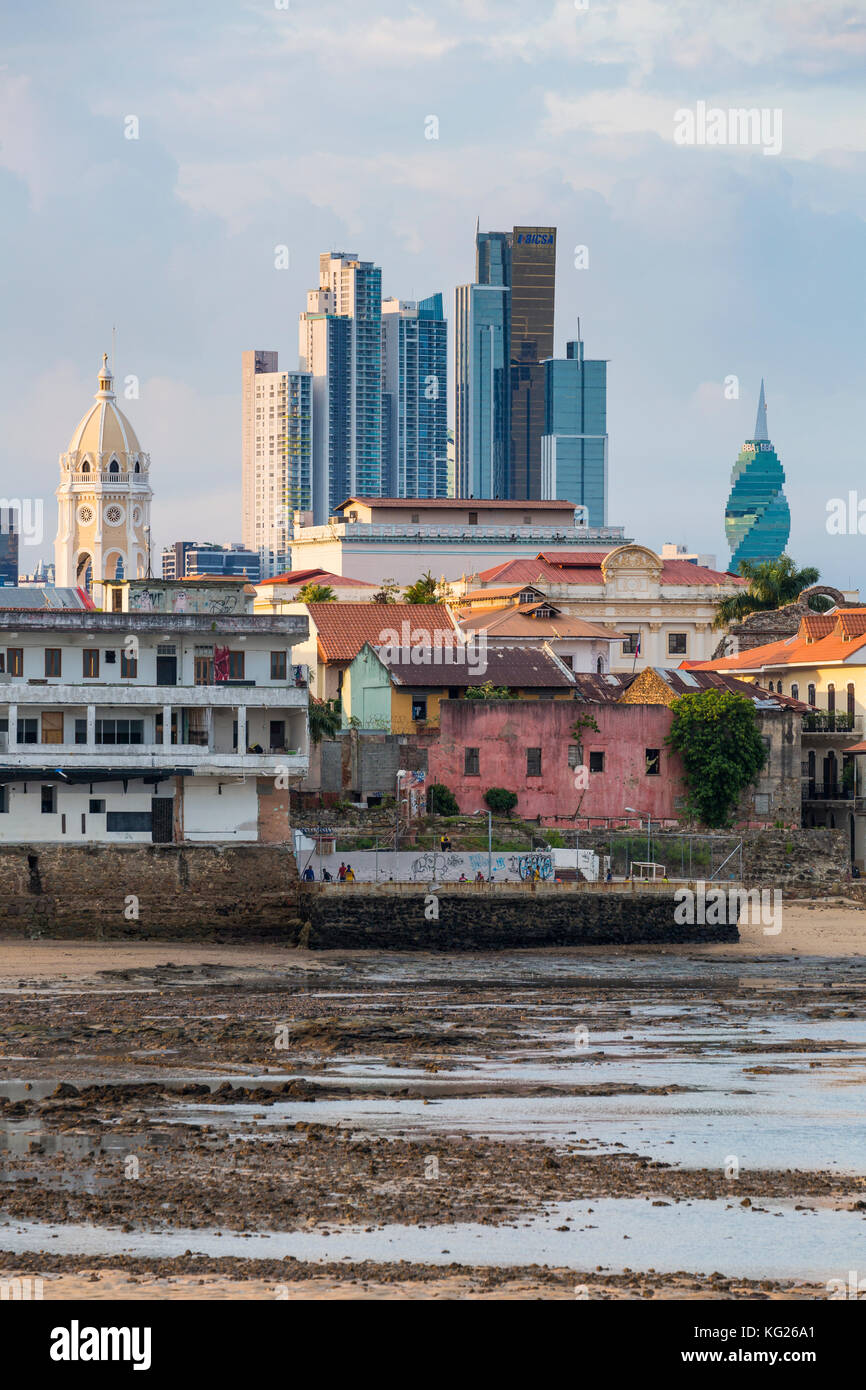 Skyline storico e moderno della città, Panama City, Panama, America centrale Foto Stock