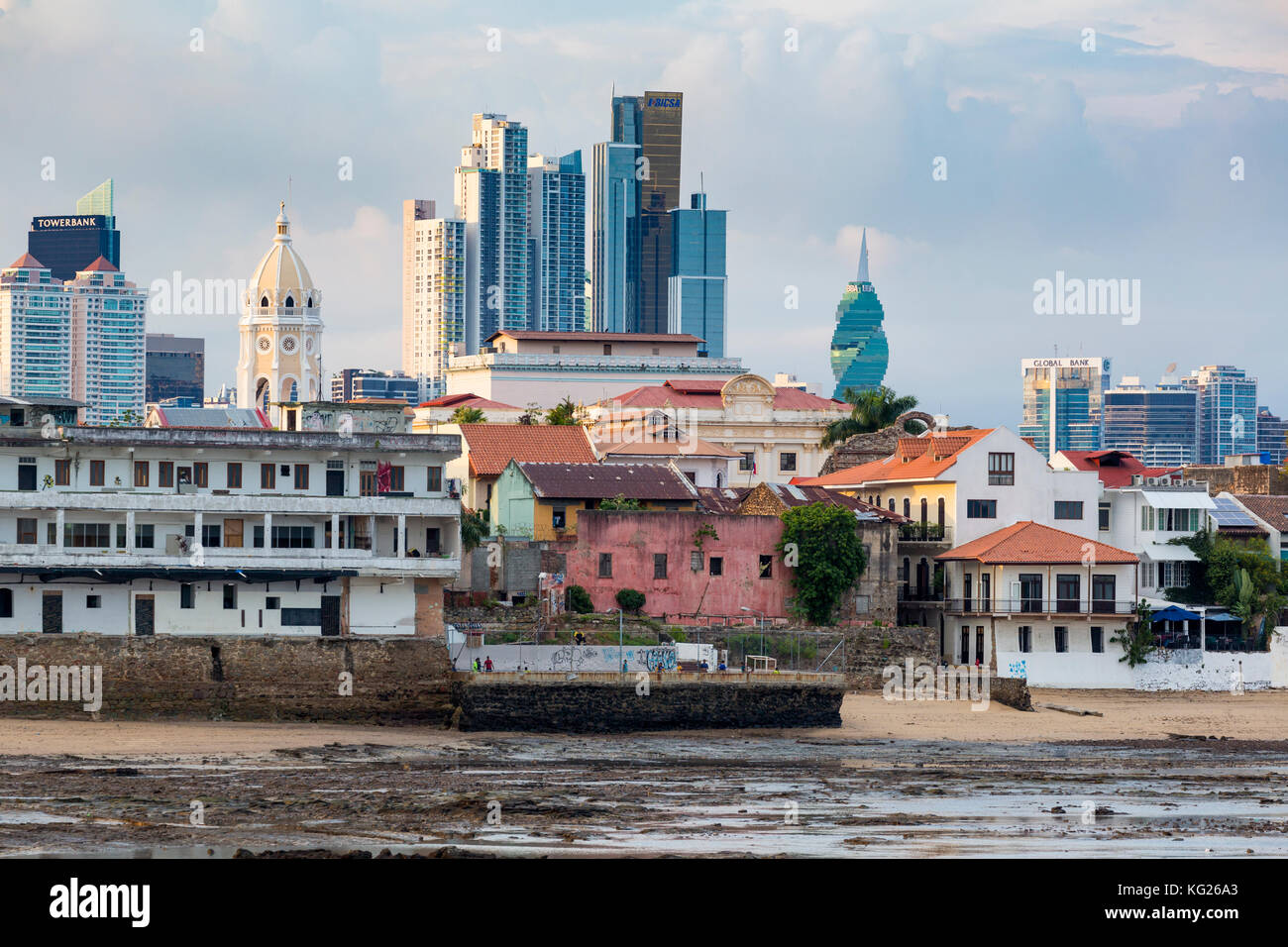 Skyline storico e moderno della città, Panama City, Panama, America centrale Foto Stock