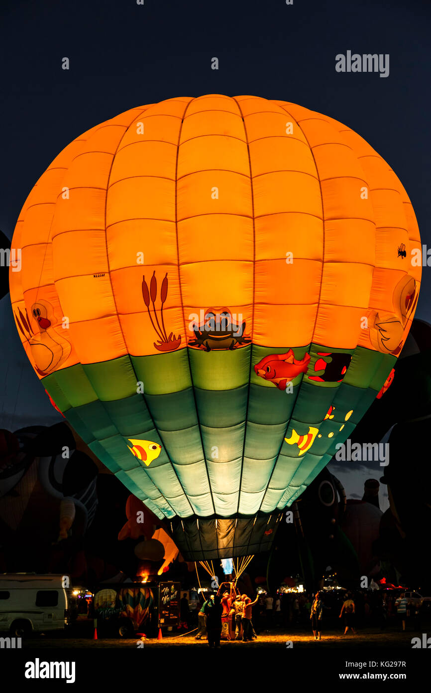 Pandemonio, speciale forma mongolfiera, illuminato durante le forme speciali Balloon Glow (Glowdeo), Albuquerque International Balloon Fiesta, Albuqu Foto Stock