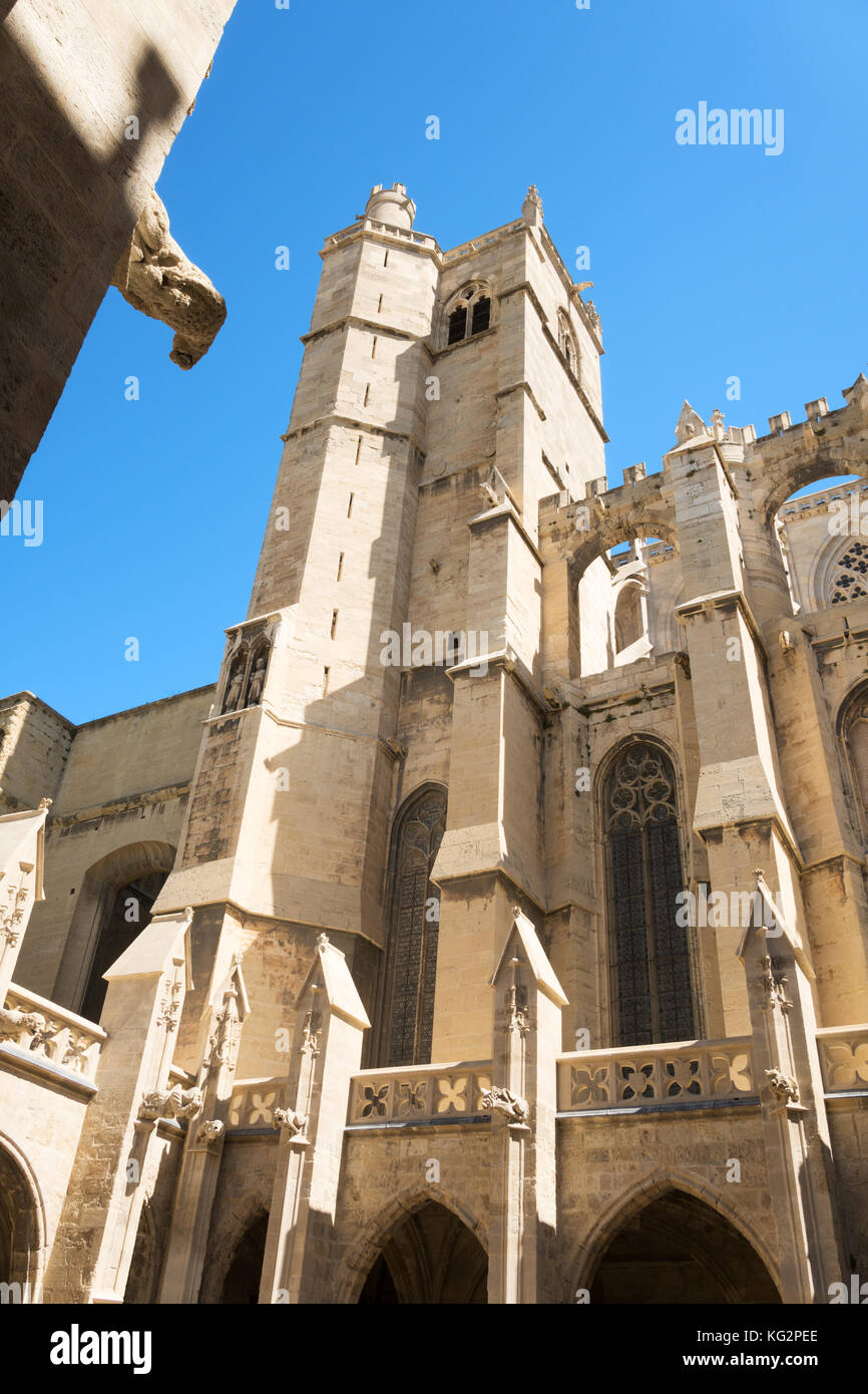 La torre della cattedrale di Narbonne, Occitanie, Francia, Europa Foto Stock