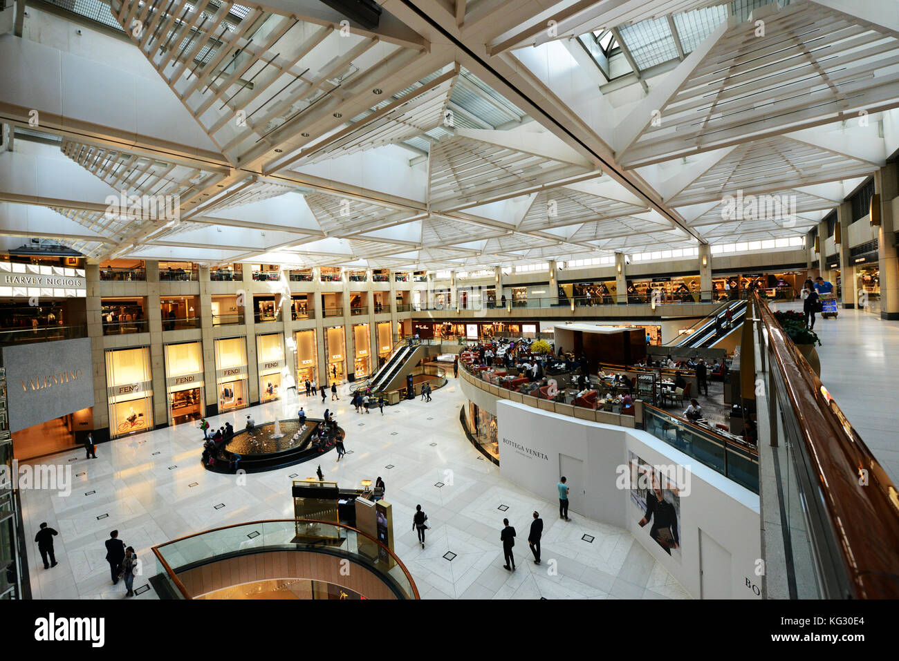 Il Landmark shopping mall nel centro di Hong Kong. Foto Stock