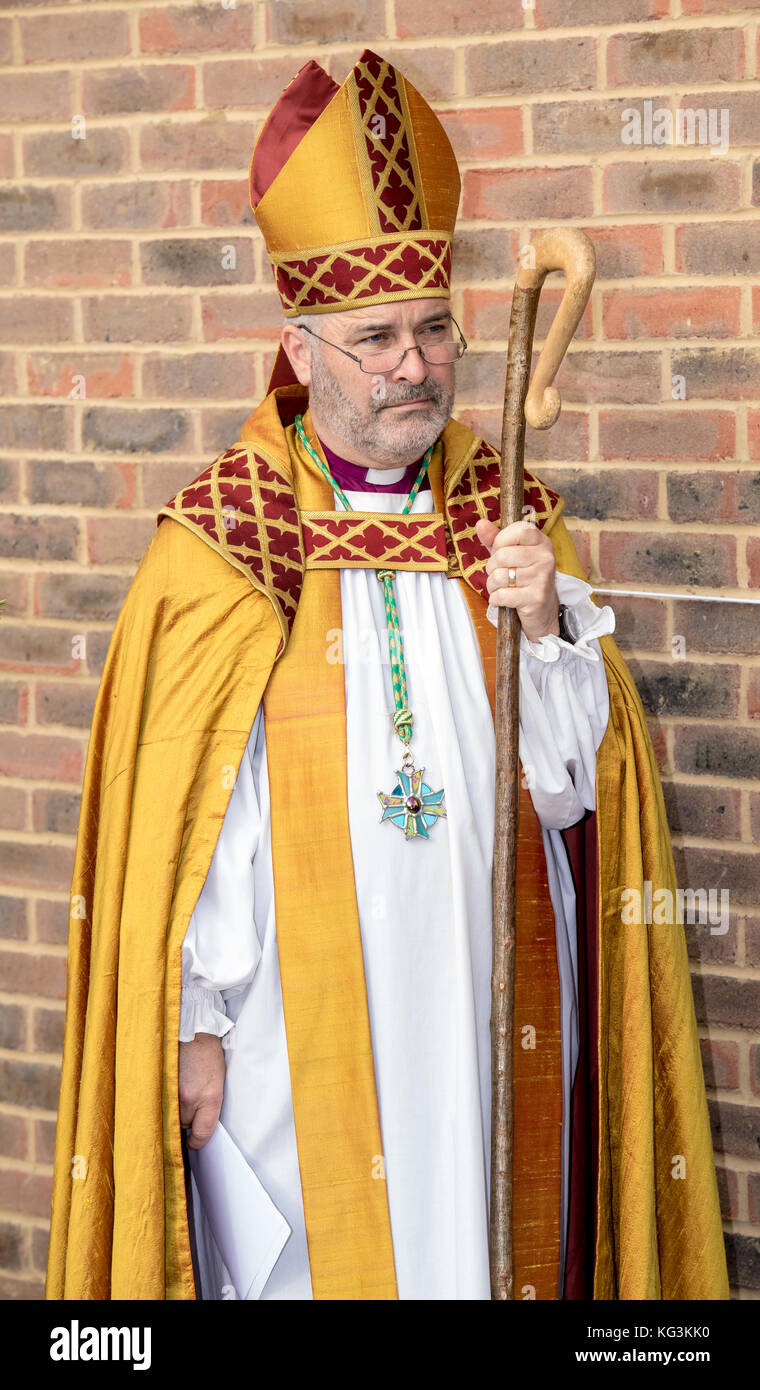 A destra il reverendo Stephen cottrell, signore vescovo di chelmsford essex. una chiesa di Inghilterra vescovo Foto Stock