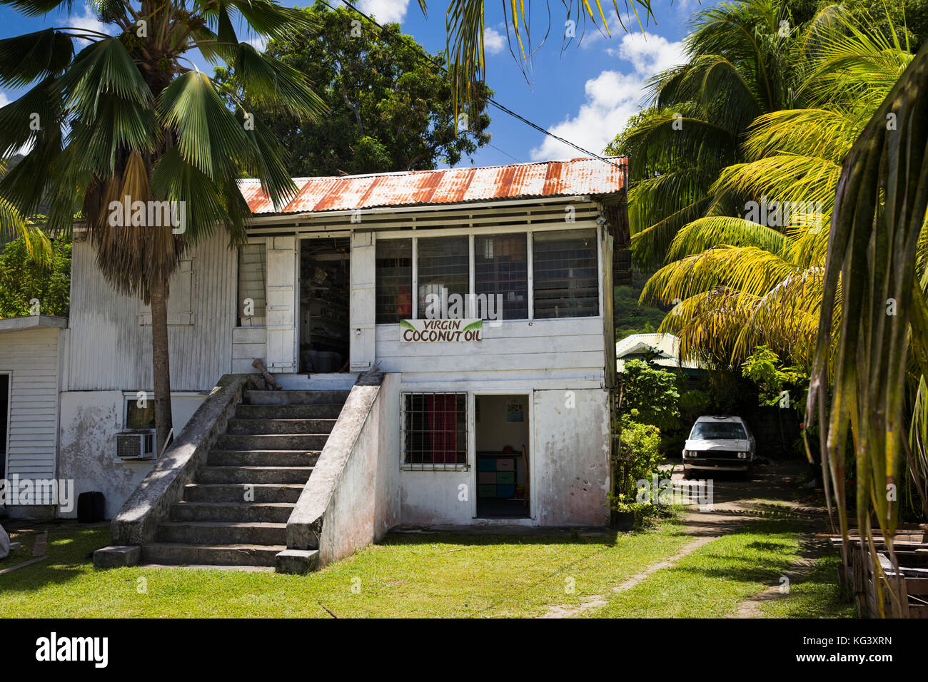 La Seychelles, Praslin, Grand Anse, hardware shop e olio di noce di cocco factory Foto Stock