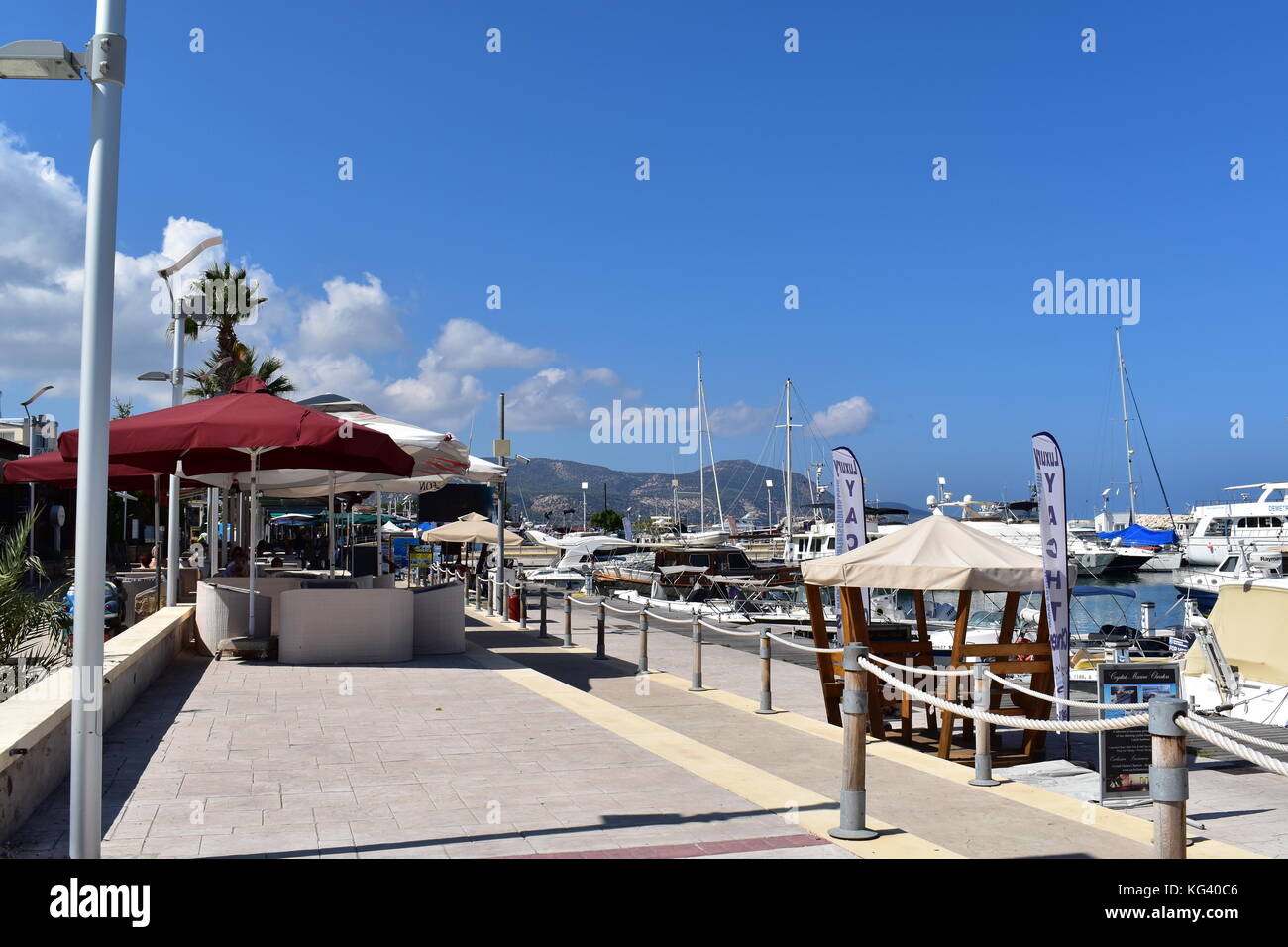 Imbarcazioni presso il pittoresco porto di Latchi vicino a polis chrysochou nel distretto di Paphos di Cipro. Foto Stock