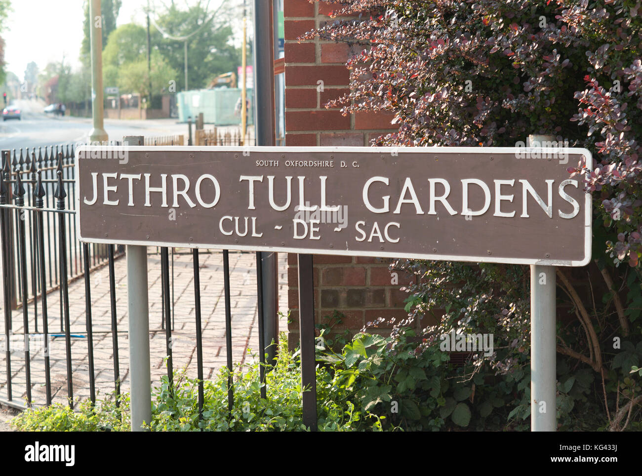 Un cartello stradale di Jethro Tull giardini in crowmarsh gifford, Wallingford, oxfordshire Foto Stock