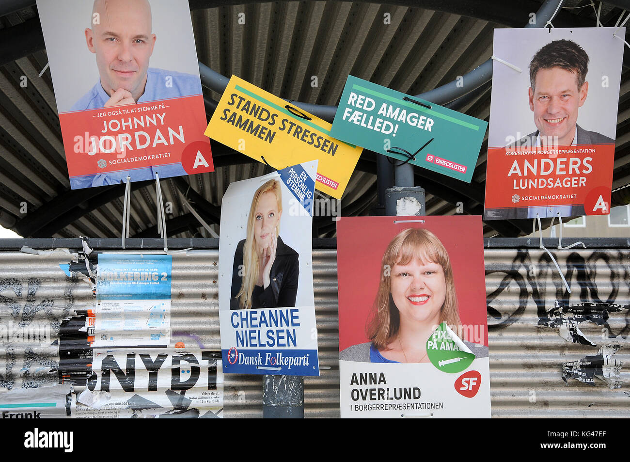 Copenaghen /Danimarca - 02 novembre 2017. Manifesti elettorali di tutti i partiti politici danesi per le contee e le elezioni del consiglio nel novembre 2017. (Foto.Francis Dean/Dean Pictures) Foto Stock