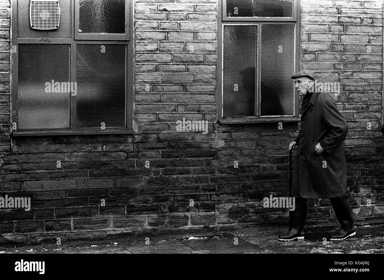 Shildon nella Contea di Durham 1986s. Una volta che una città conosciuta come 'la culla delle ferrovie". Nel 1984 il railworks collaped e lasciato una comunità di disoccupazione e il declino economico per il prossimo decennio. Foto Stock