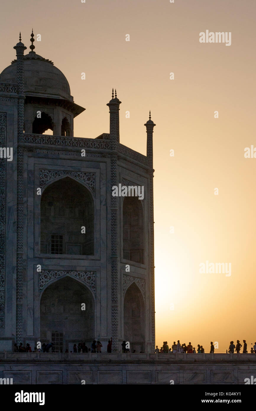 Il Taj Mahal al tramonto, Agra, India Foto Stock