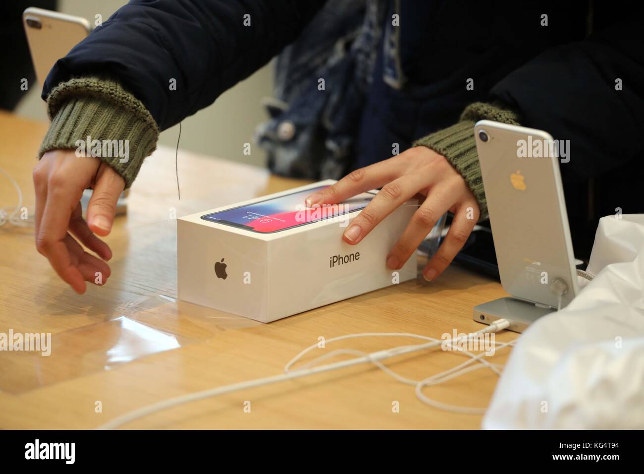 Iphone X va in vendita a Londra Foto Stock