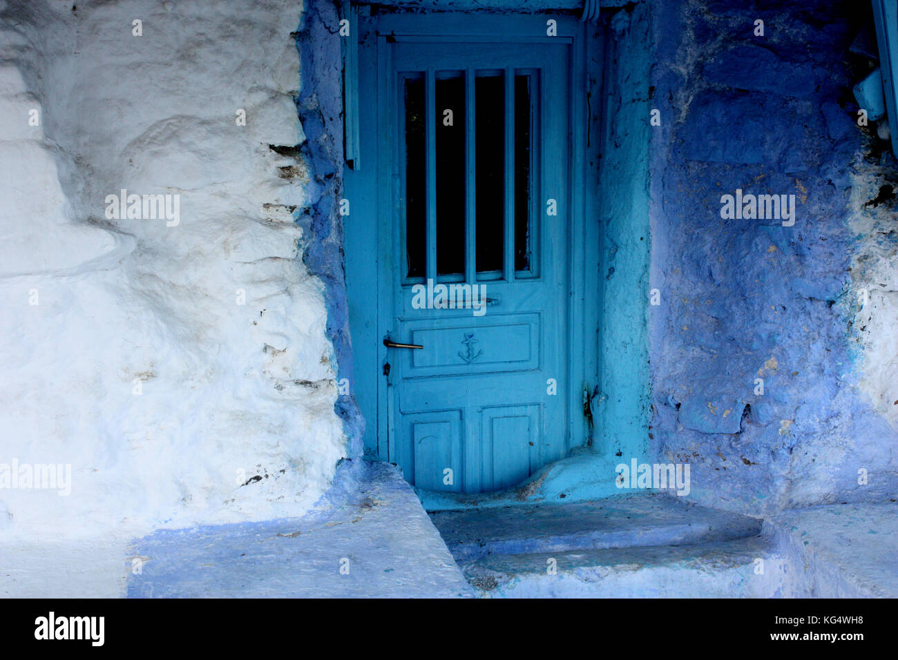 La porta anteriore di una dimora di mare in Ermoupolis, SIROS, CICLADI Foto Stock