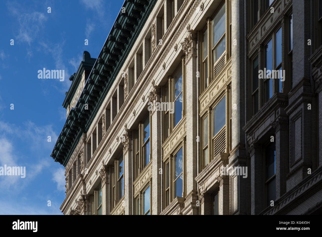 Dettaglio del Building a new York city nel XVIII street presso la sesta Avenue. Foto Stock