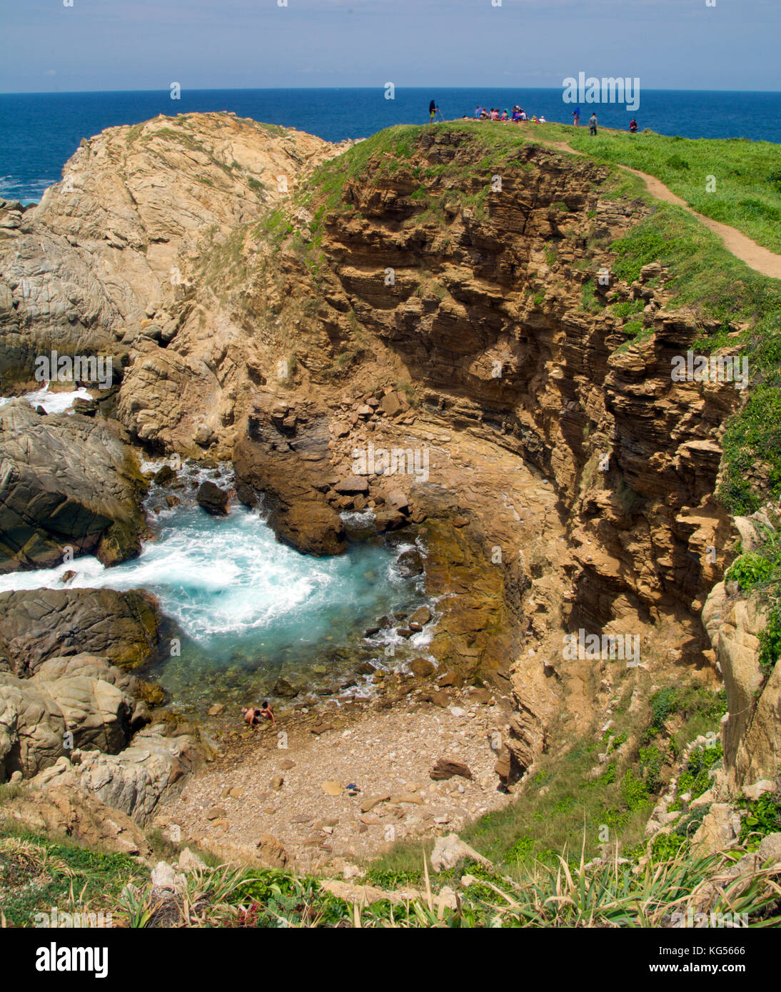Splendida vista della collina sacra e oceano blu in Punta Cometa, Messico Foto Stock