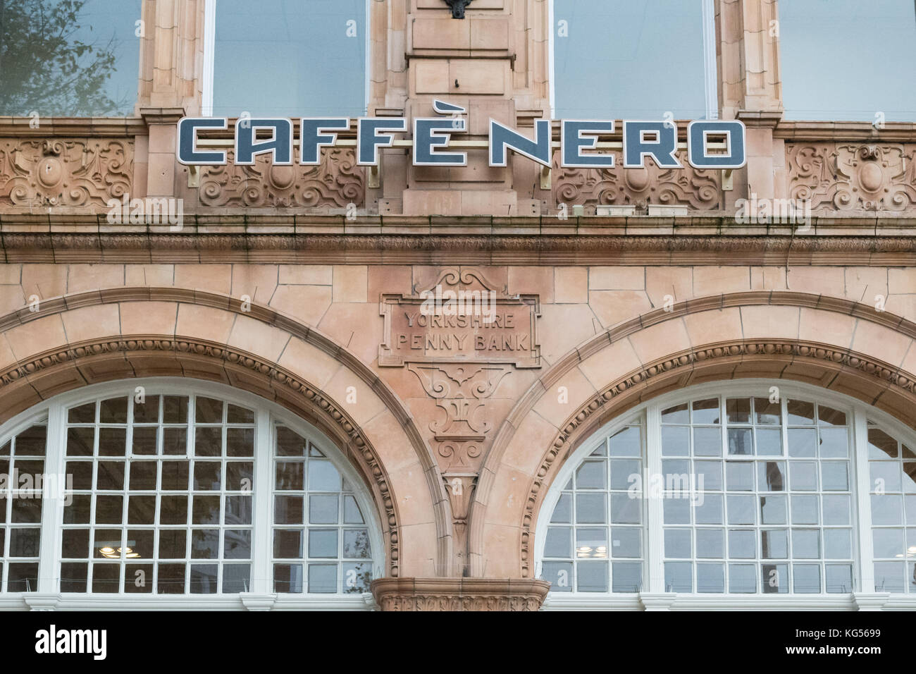 Caffe Nero nel vecchio edificio Yorkshire Penny Bank, Kingston upon Hull, Inghilterra, Regno Unito Foto Stock